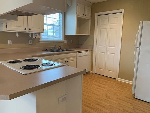 3rd image of 4050 Chadwyck Dr