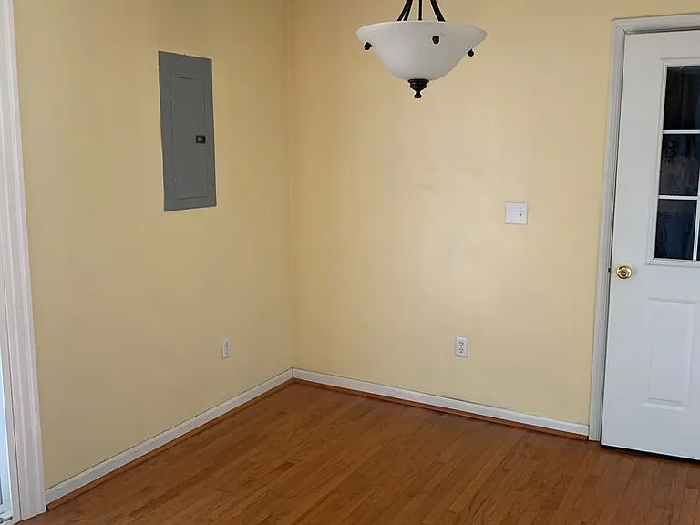 535 Fairview Pl — Photo 2