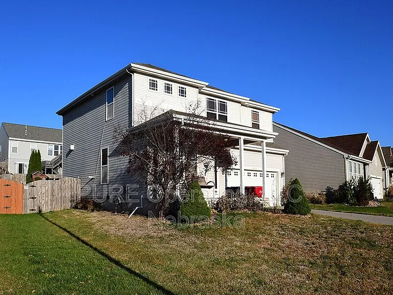 16258 Loop St — Photo 2
