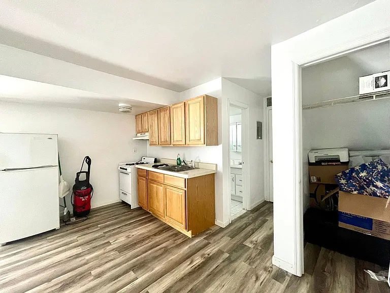 67 Cottage Pl #G — Photo 5