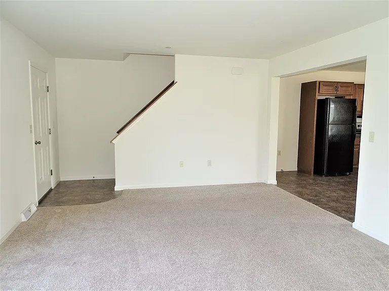 247 Limestone Dr — Photo 2