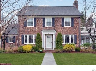 108 Brewster Rd, Scarsdale, NY 10583