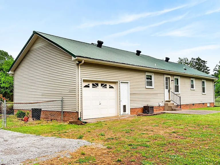3918 Ashley Dr — Photo 37