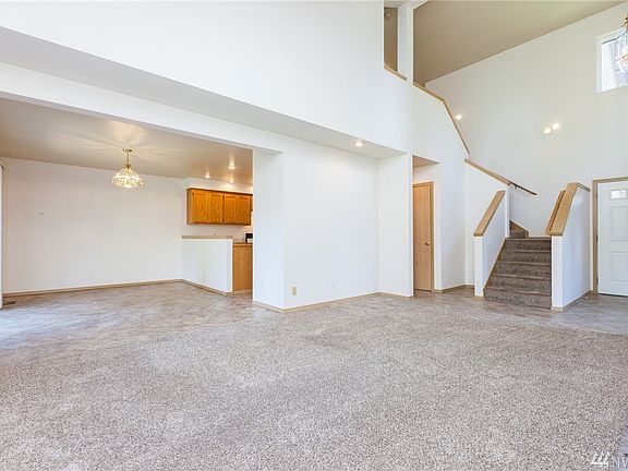 4th image of 2717 99th Ave NE #A
