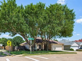 4302 Briar Hill Dr, Grand Prairie, TX 75052