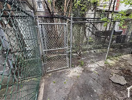 2728 N Newkirk St — Photo 18