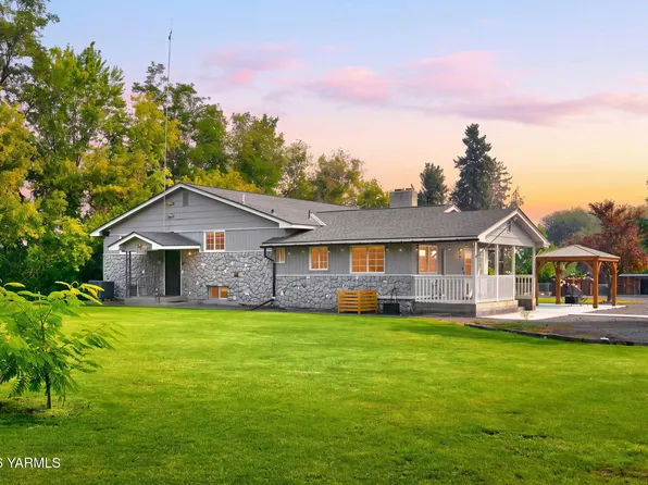 3201 Southcreek Dr, Yakima, WA 98903