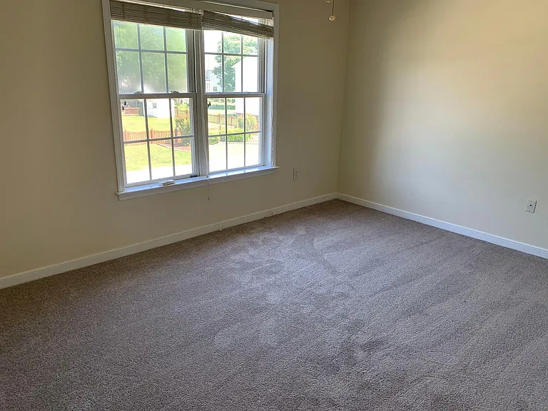 548 Green Garden Cir — Photo 9