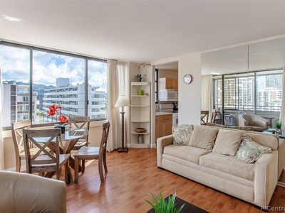 2410 Cleghorn St APT 2101, Honolulu, HI, 96815