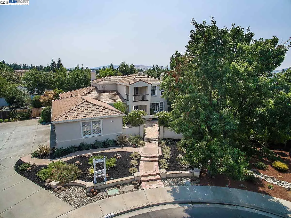 383 Acorn Pl photo 1