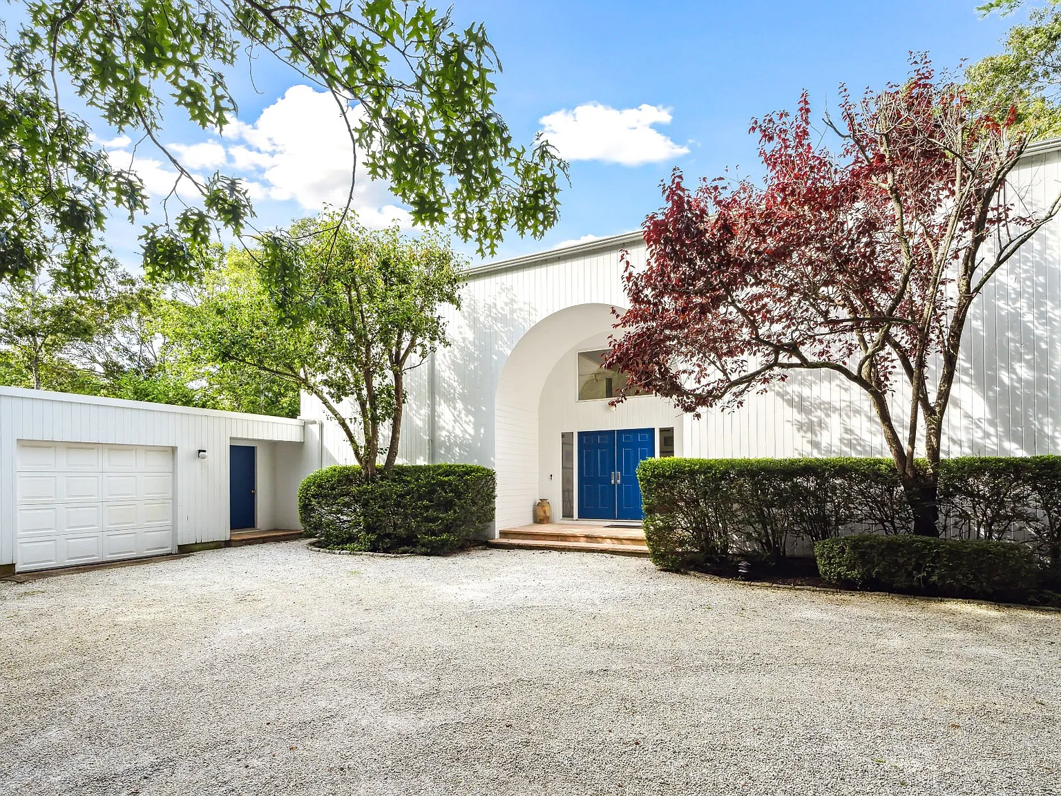 Quogue Village Contemporary — Photo 2