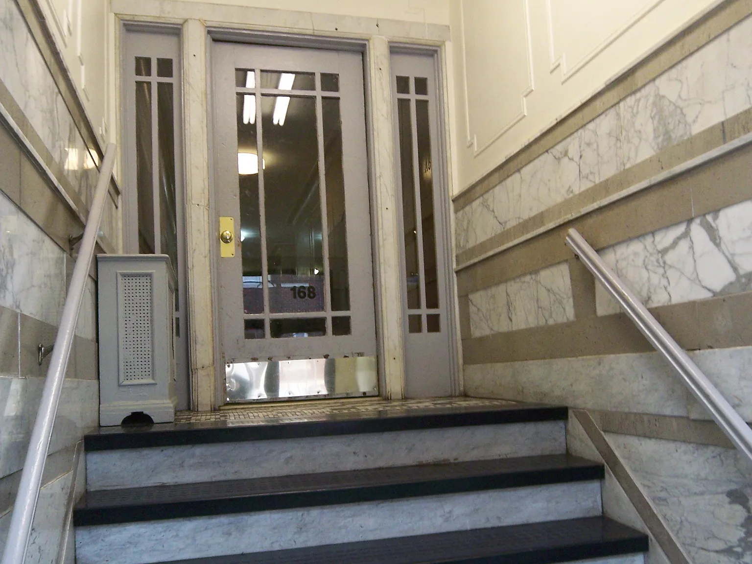 2 bed, 850 sqft, $1,825 — Photo 3
