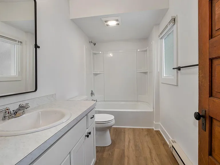 411 6th St NW #2 — Photo 9