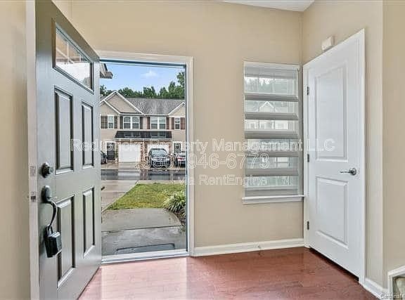 2nd image of 2420 Silverthorn Dr