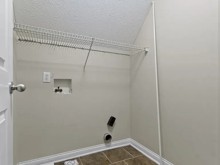 2605 Carrollton Ave — Photo 15