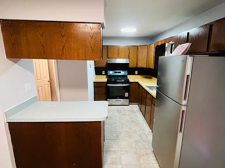 101 Hazel St #B7 — Photo 2