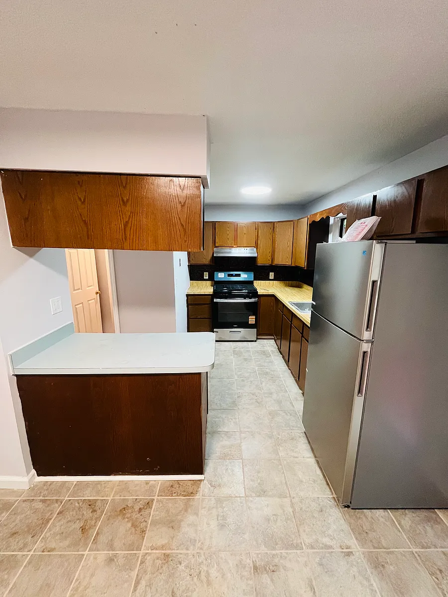 Building Photo - 101 Hazel St #B7