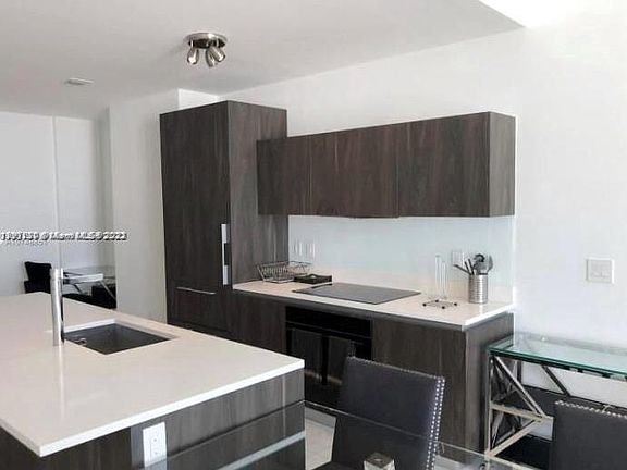 3rd image of 480 NE 31st St Unit 2904