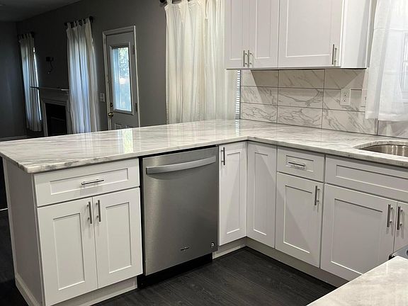 3rd image of 6139 Headington Pl