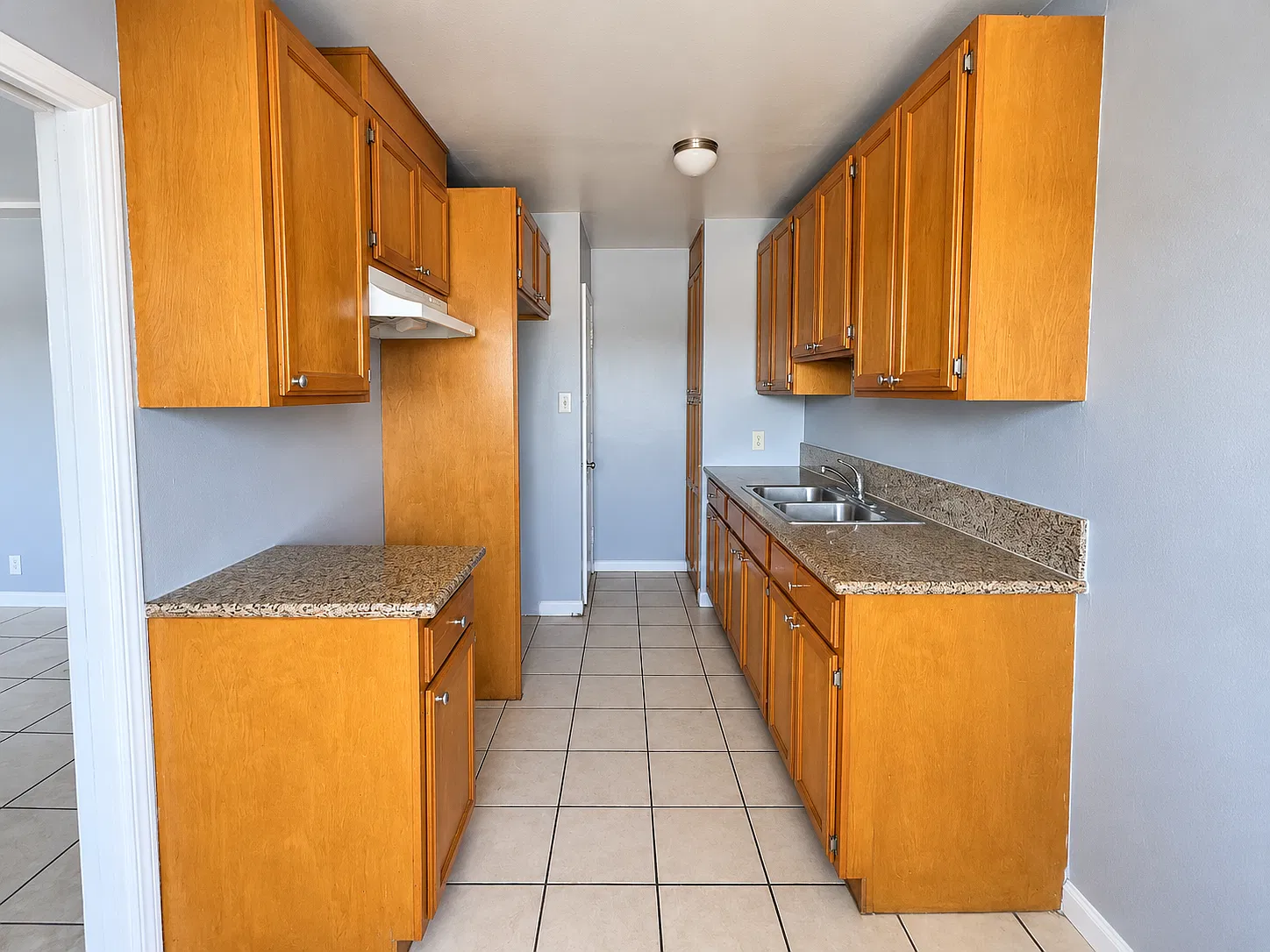 2 bed, 650 sqft, $1,695 — Photo 3