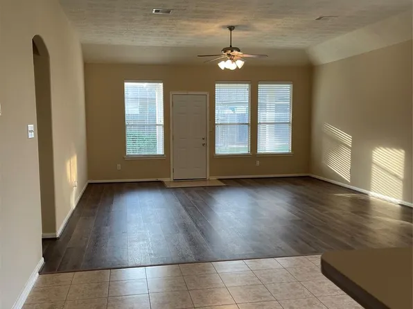 21839 Leigh Creek Dr, Spring, TX 77388