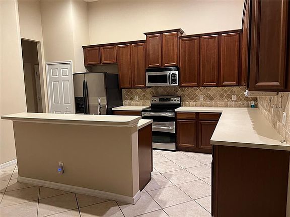 4th image of 5130 Majestic Woods Pl