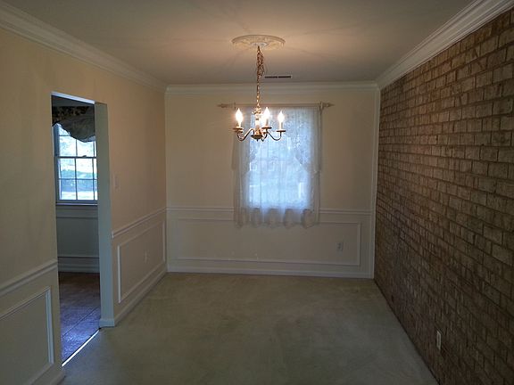 3rd image of 716 Quince Orchard Blvd #20