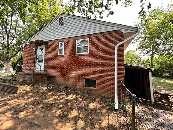 3rd image of 608 Hanson Ave