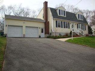 95 Leawood Ln, Attleboro, MA 02703