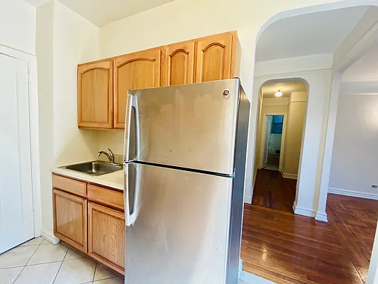 Rented by Mae Equities | media 3