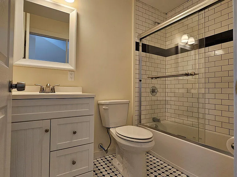 231 Reynolds Rd #11 — Photo 5