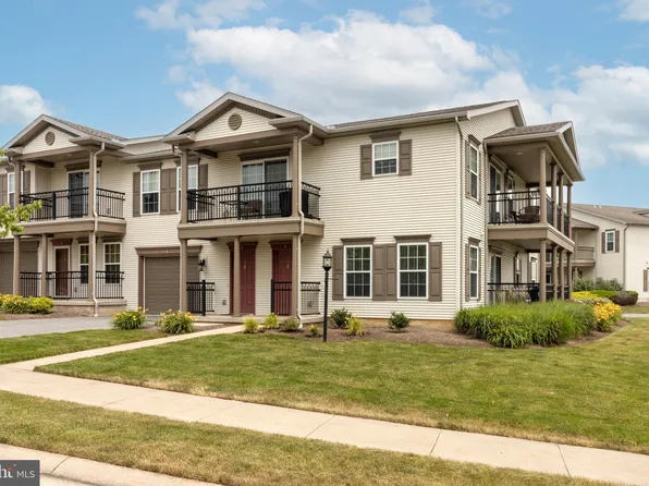 111F Alma Mater Ct, State College, PA 16803