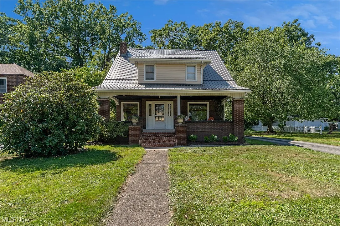 342 Woodbine Ave SE photo 1