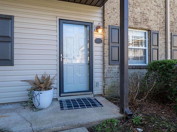 5th image of 713 Penny Ln #713