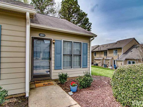 3rd image of 2611 Camellia Dr