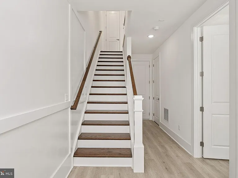 9207 Forkleaf Oak Dr — Photo 9
