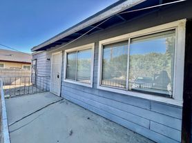Availble Now!! 2 Bed / 1 Bath Apartment In Cathedral City