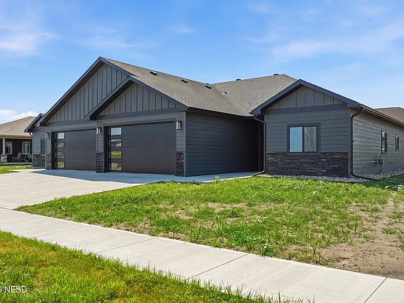 3rd image of 683 Kaylee Ct