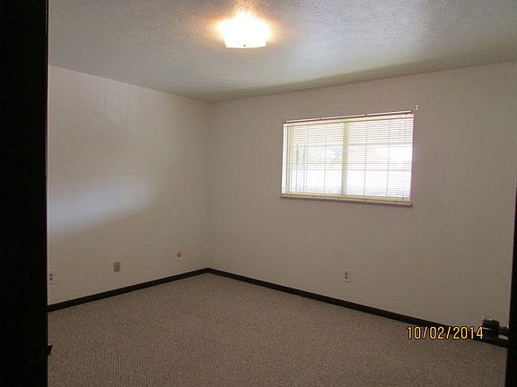 4th image of 400 Tracy Ln #Tracy
