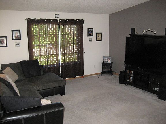 4th image of 1771 Huntington Dr