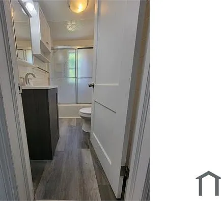 2221 Hecker Ave — Photo 8