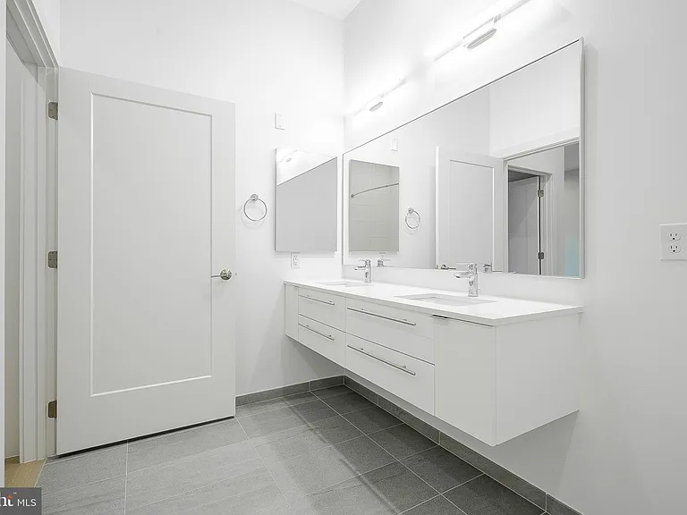 701 Swann Ave #503 — Photo 20