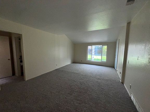 4th image of 7417 East Pkwy