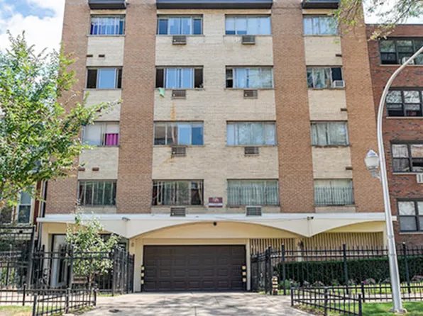 5850 N Winthrop Ave #501, Chicago, IL 60660