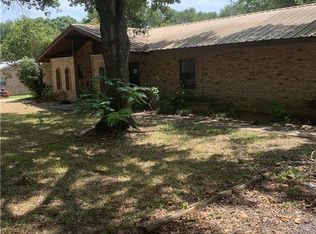 1884 Wehmeyer Ln, Madisonville, TX 77864