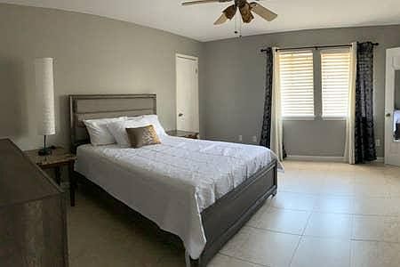 4th image of 207 Honeytree Ln