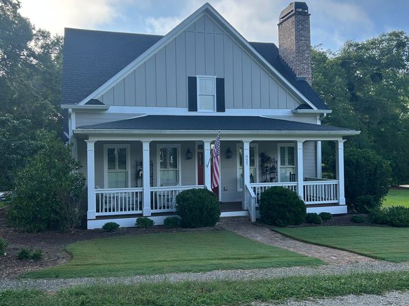 527 Village Rd