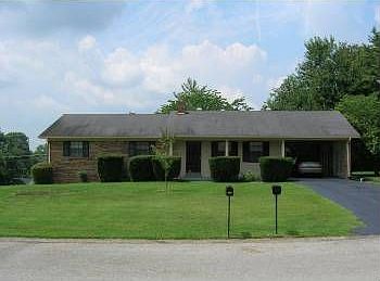 3rd image of 120 Hereford Ln