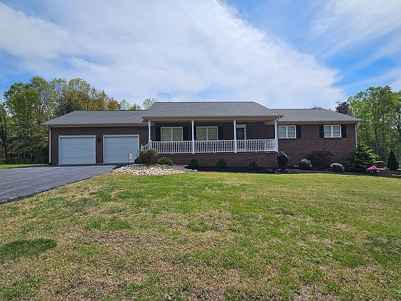 3rd image of 4400 Mount View Rd