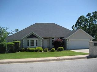 505 Fairway Cir, Springdale, AR 72764